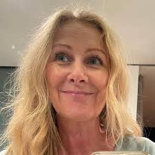 Karin,48